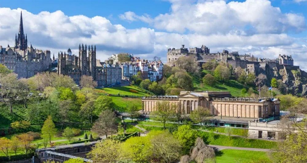 Edinburgh skyline